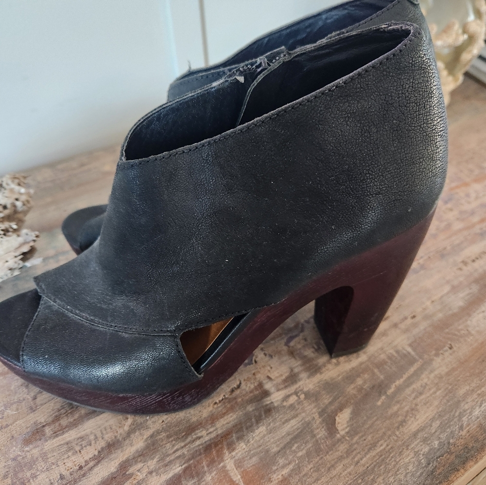 Lucky Brand Platform Sandal Shoe Kinda Bootie..LAST CHANCE DONATING